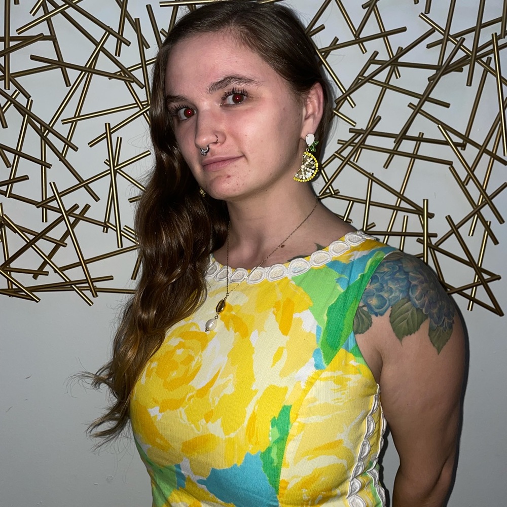 Meet your Posher, Larisa